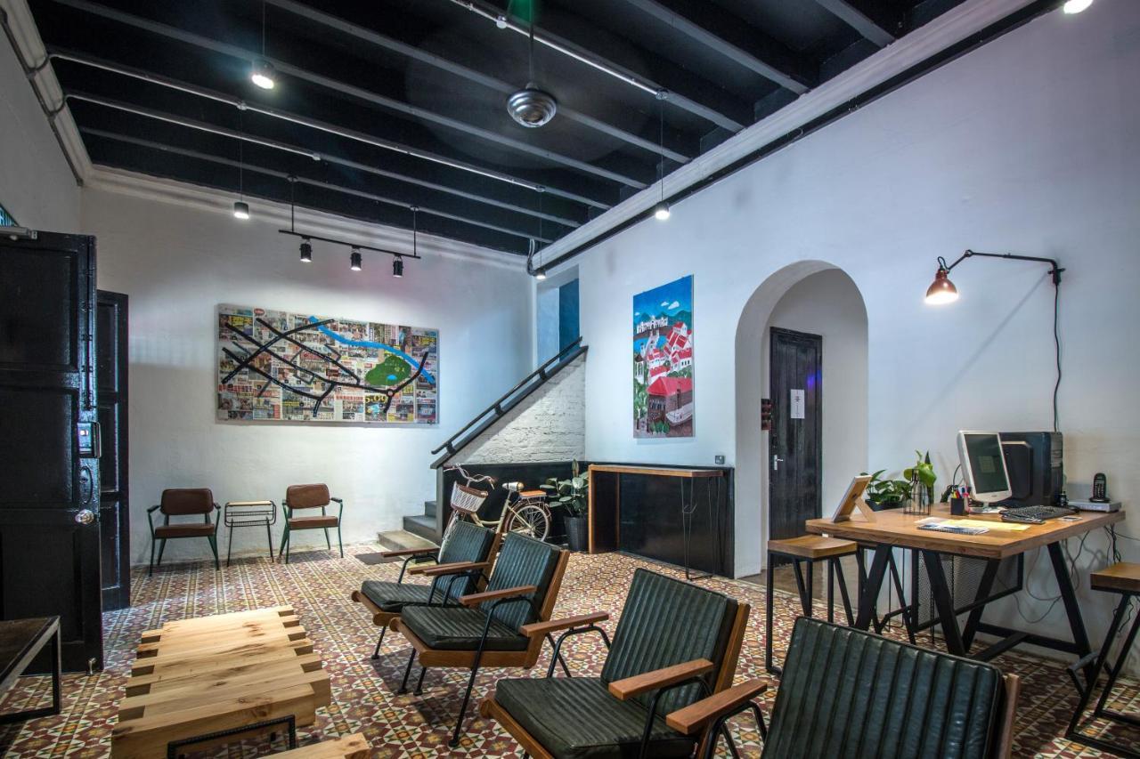 The Brownstone Hostel & Space Ipoh Bagian luar foto